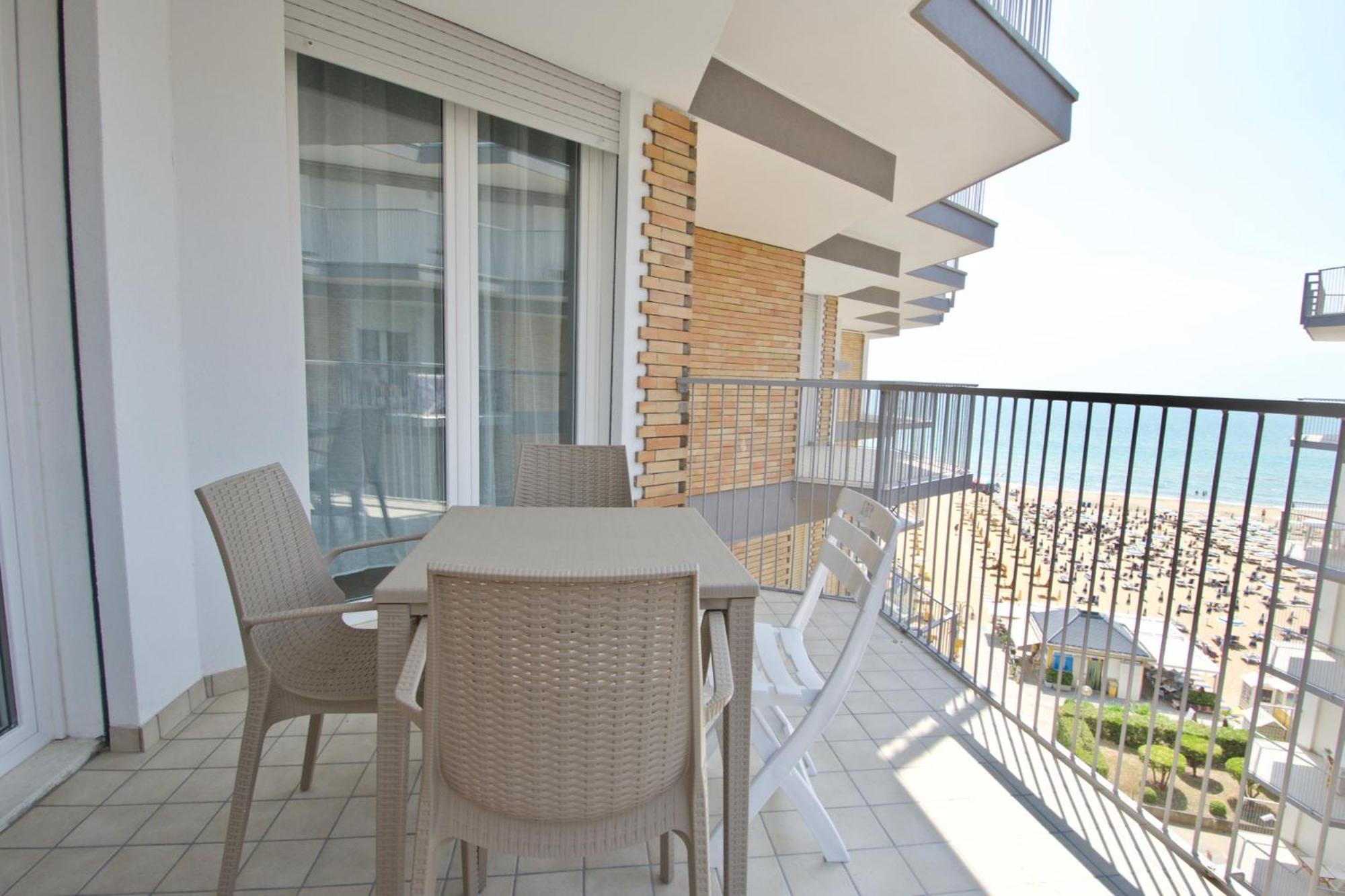 Centro Commerciale Apartments Lido di Jesolo Exterior foto