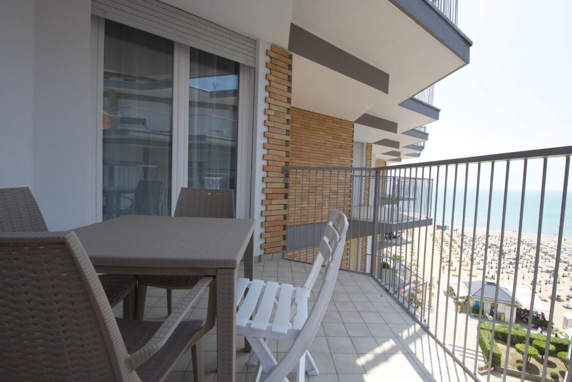 Centro Commerciale Apartments Lido di Jesolo Exterior foto